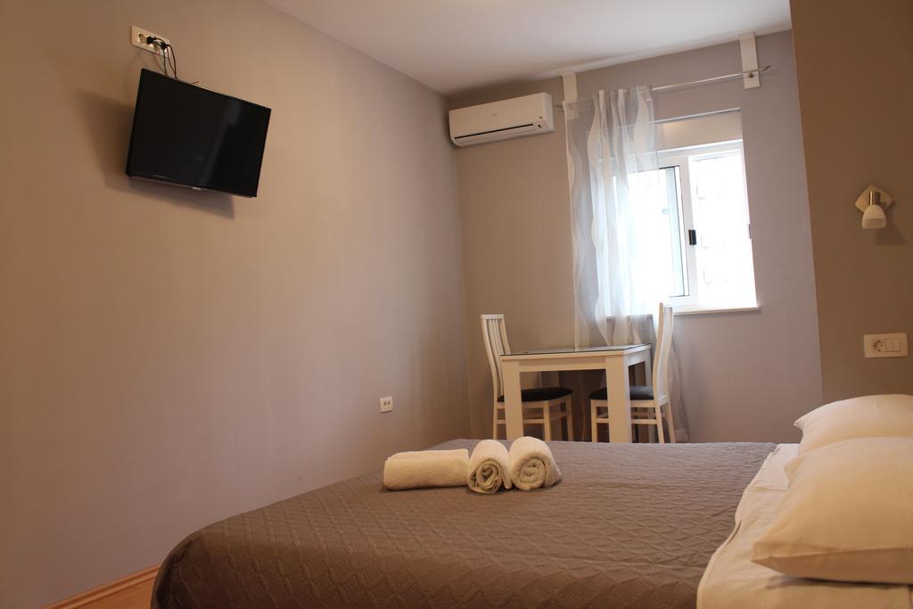Beachside Apartments Znjan Split Bilik gambar