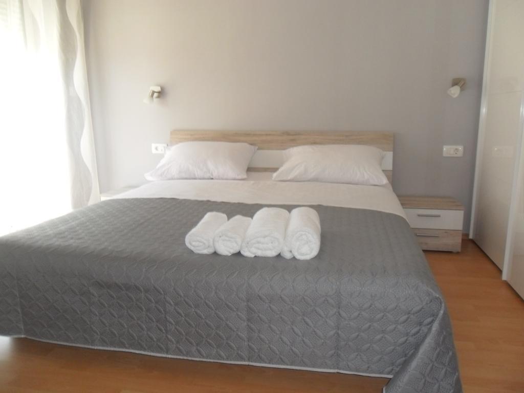 Beachside Apartments Znjan Split Bilik gambar
