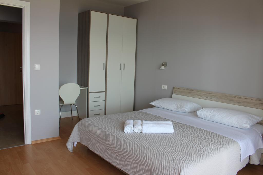 Beachside Apartments Znjan Split Bilik gambar